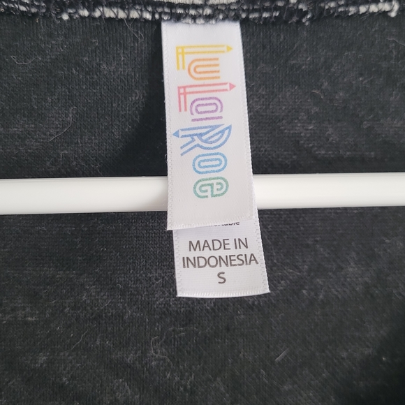 LulaRoe Classic Tee - Picture 5 of 5